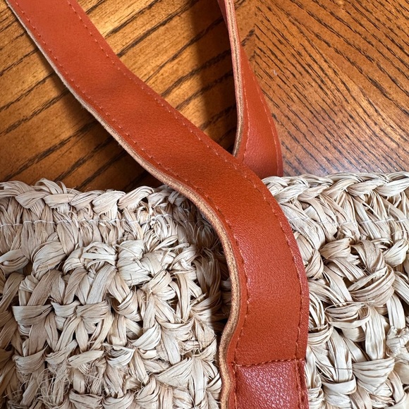 Straw Fringe Moon Tote - Picture 13 of 16